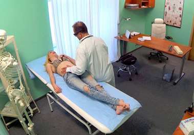 Fake Hospital - Beatrix - Doctors Oral Massage Gives Skinny Blonde Her First Orgasm in Years - E99