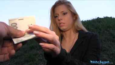 PublicAgent E298 - Chrissy Fox - Hot Blonde Wants Stranger To Fuck Her Outside
