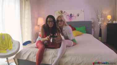Girlfriends - Cayla Lyons And Vanessa Decker - Lesbian Gamer Girls Hot Romance