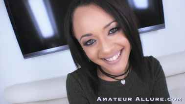 AmateurAllure - Holly Hendrix
