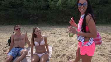 Czech Couples 30 - Beauty fucks in public