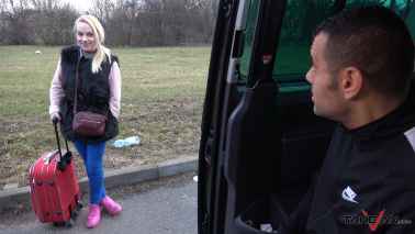 Take Van - Wendy Moon And Jessica Diamond - Dumb Traveler Wrecked Hard