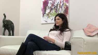 FakeAgent - Francesca Dicaprio - Italian Likes It Hard on the Couch