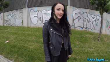 Public Agent - Alessa Savage - British Babe Gets Creampied Outdoors