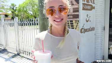 Public Pick Ups - Naomi Woods - Friendly Blonde Fucks in Public