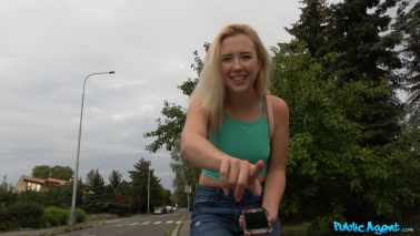 PublicAgent - Samantha Rone - American Cutie Fucks Big Cock Outdoors