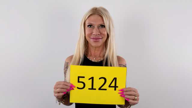 Czech Casting - Irena 5124