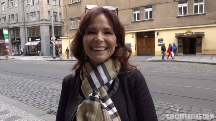 CzechStreets E120 - American Super MILF