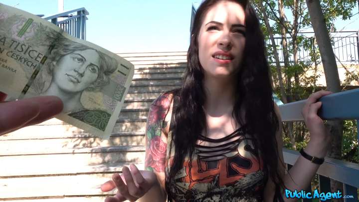 PublicAgent - Anna De Ville - Creampie Climax For American Beauty
