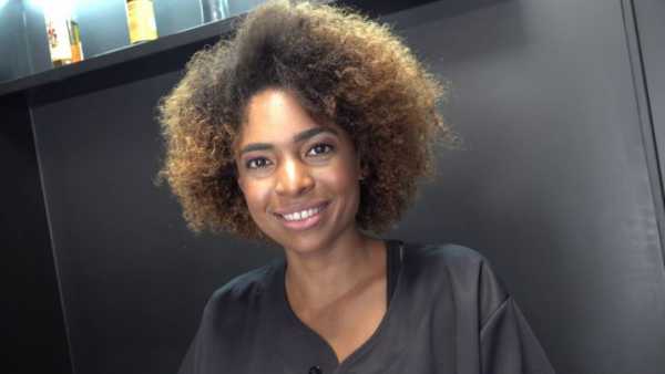 CzechStreets E121 - Luna Corazon - Black Sexy Hairdresser