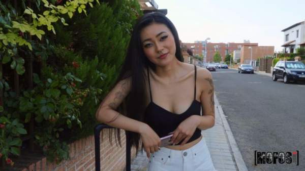 PublicPickUps - Rae Lil Black - Back Alley Banger