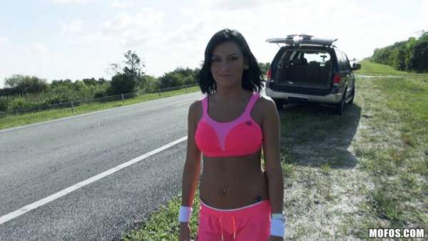 StrandedTeens - Nadia Capri - Road Head From A Stranded Latina