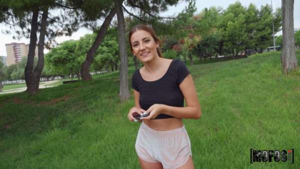 PublicPickUps - Gala Anguita - Park Twerking