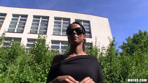 PublicPickUps - Isabella aka Isabella Chrystin - Where Is The Gym?