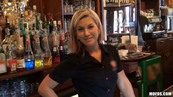 PublicPickUps - Rihanna Samuel - Barmaid Got Laid