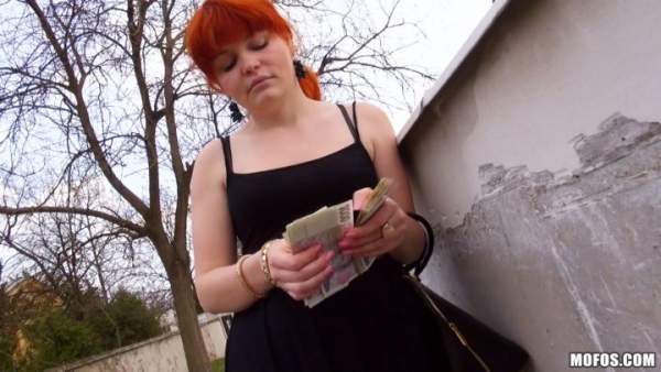 PublicPickUps - Florence aka Barbara Babeurre - Potting Her Two-Lips In The Park