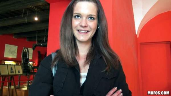 PublicPickUps - Kelly Sun aka Kelly Jai - Smooth Talking At The Sex Museum