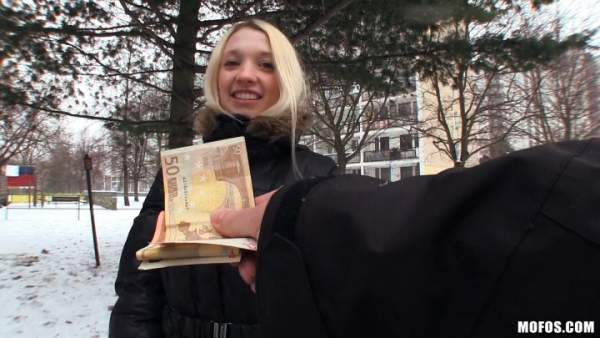 PublicPickUps - Mina aka Nancey - Sucky Sucky in the Car