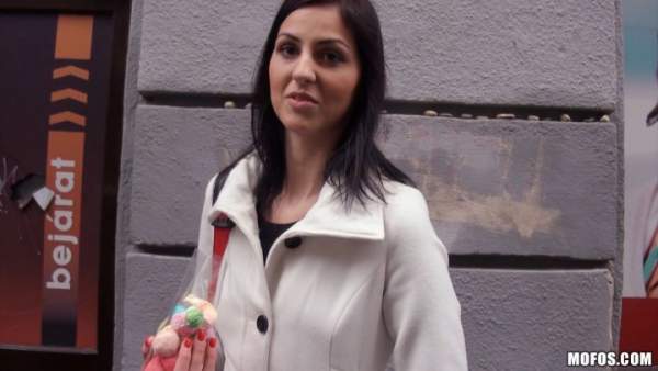 PublicPickUps - Meg Magic - Zero Gag Reflex