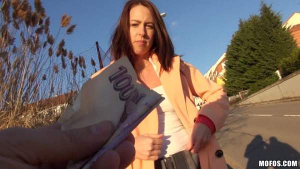 PublicPickUps - Christine Heidy - Cold Open to Get a Hot Slut