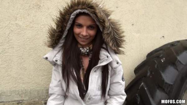 PublicPickUps - Beth aka Betty Stylle - Going Deep In The Ring!