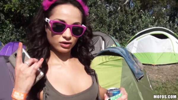 PublicPickUps - Crystal Rush aka Aurelly Rebel - Festival Chick Takes the Dick