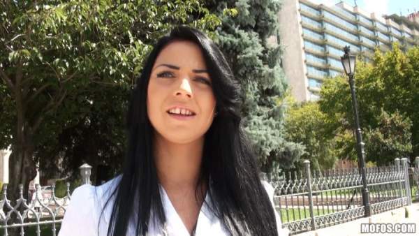 PublicPickUps - Suzy Fox - Hungarian Amateur Sells Her Pussy