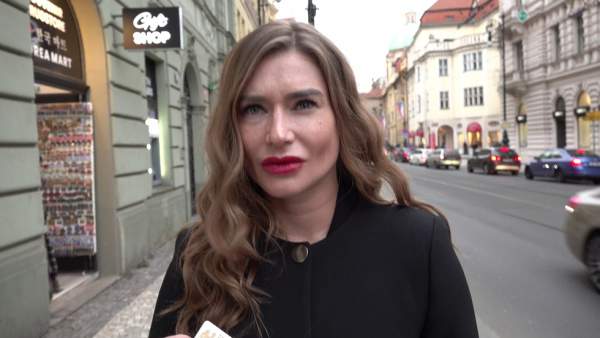 CzechStreets E123 - Sarah Sultry - Russian Manager