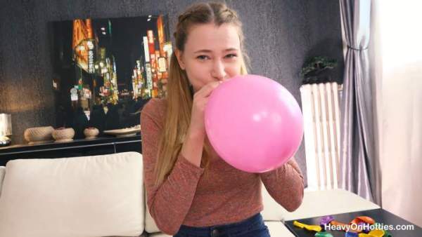 HeavyOnHotties - Ivi Rein - Balloons