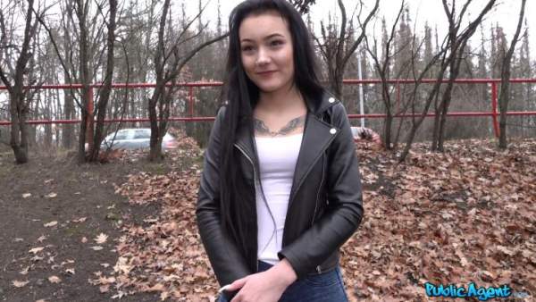 PublicAgent - Lady Zee - Dat Ass In Tight Denim Jeans