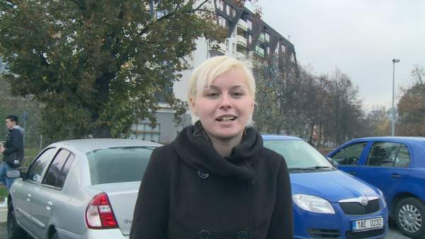 Czech Experiment 06 - Petra - Petra fucks a guy in bushes