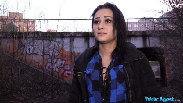 PublicAgent - Klaudia Diamond - Stranded Babe Fucked Hard For Cash