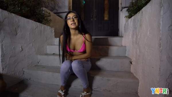 YNGR - Binky Beal Gets Her Pussy Destroyed In Her Own Driveway