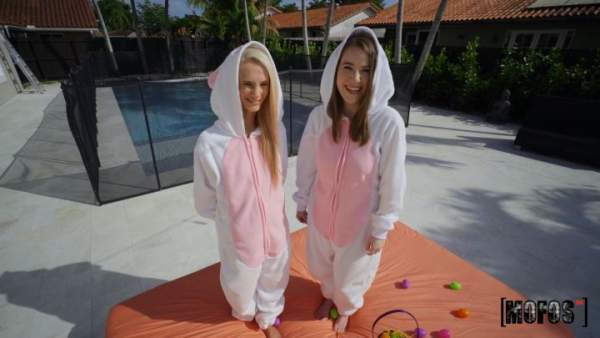 Don'tBreakMe - Alice Merches And Sadie Hartz - Two Bunnies One Cock