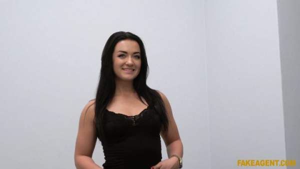 FakeAgent - Sofia The Bum - Fuck Me Hard On The Desk