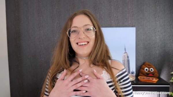 HeavyOnHotties - Venom Evil - Passage Oblige