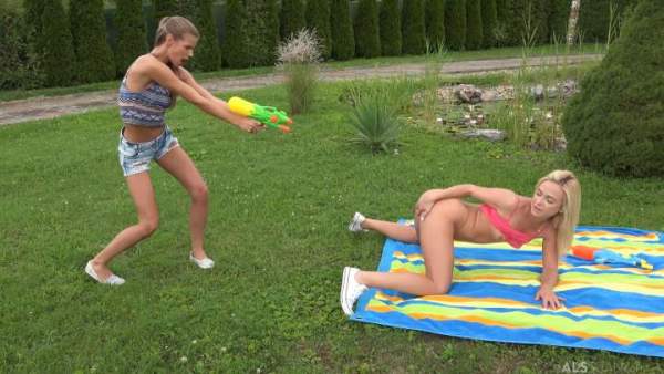 ALSScan - Sara Kay and Vinna Reed - Wet Her Down BTS