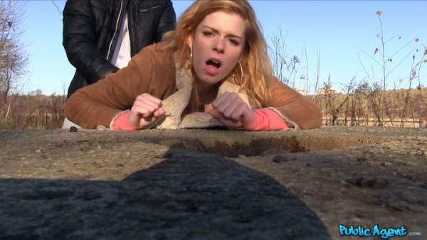 PublicAgent - Chrissy Fox - Lost Blonde Sucks Cock for Cash