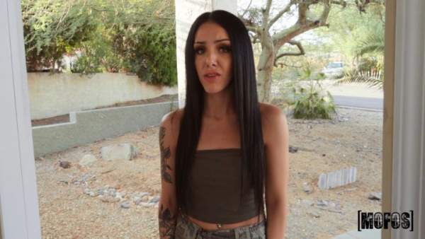 StrandedTeens - Roxy Rain - Wanna Do Me? (A Teeny Tiny Favor)