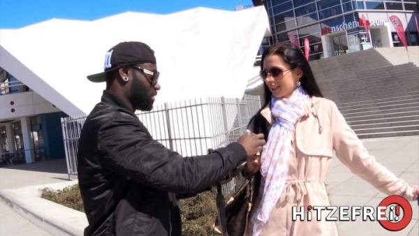 Hitzefrei - July Sun Stuffed With Cock By A Photographer!