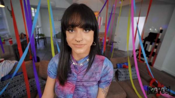 ShareMyBF - Melody Foxx and Dakota Burns - Sharing In The New Year