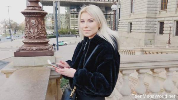 Beauty4K - Lilly Bella - Future Star Sucks Her Way To Fame