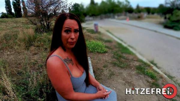 Hitzefrei - Zara Mendez Lets A Random Guy Pound Her Shaved Cunt After Blowing Him!