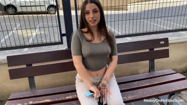 HeavyOnHotties - Roma Amor - Read it Backwards