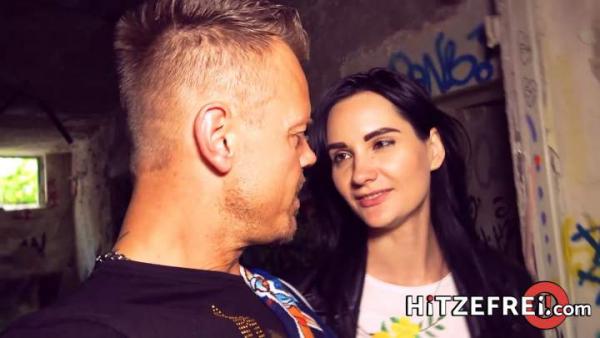 Hitzefrei - Steven Shame is exploring the abandoned former hospital, and remembers a hot fuck scene where Bodo nailed Czech teen Megan Venturi