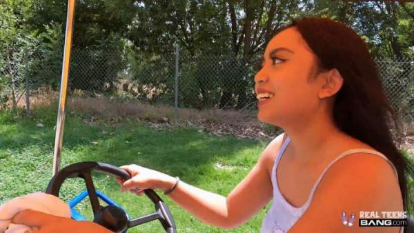 RealTeens - Luna Mills Is A Sexual Hottie That Wants To Bone