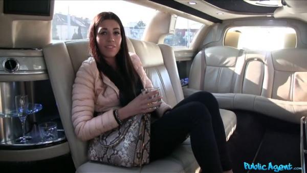 PublicAgent - Eveline Dellai - Pretty waitress fucks for cash