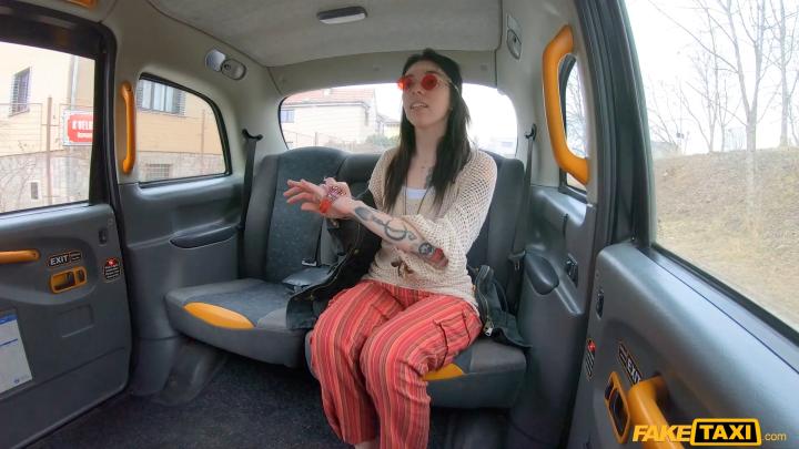 FakeTaxi - Giada Suicide - The Moist Climate Control