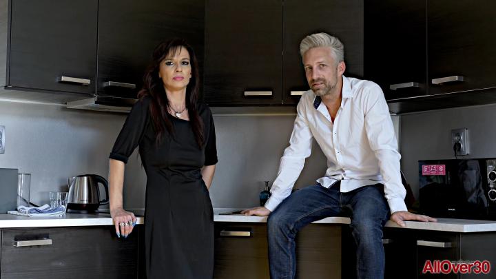 AllOver30 - Sofia Dreams - Interview