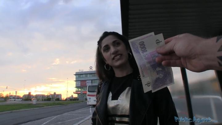 PublicAgent E90 - Juli